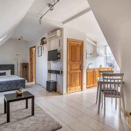 Castle Street Rooftop Retreats By Innorental Daire *